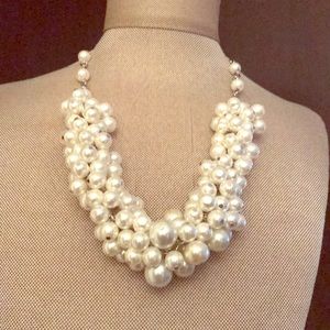 Cluster Elegant Mother of Pearls Necklace